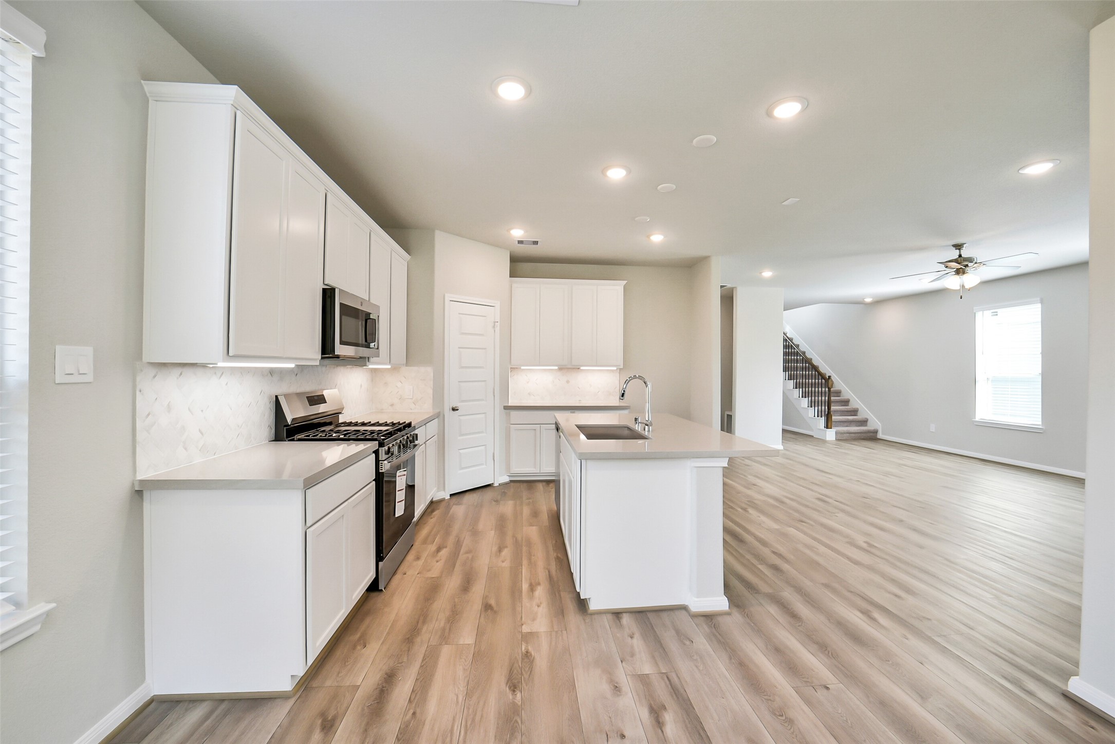 4207 Sternside Lane Houston, TX 77053 - Photo 11 of 42