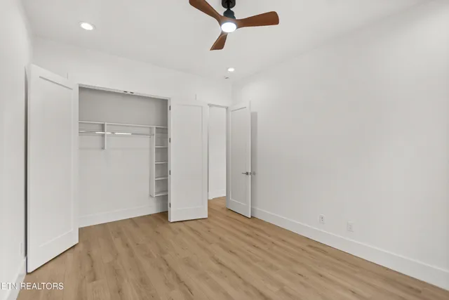 $814,999 | 176 Saligugi Way, Loudon, TN 37774