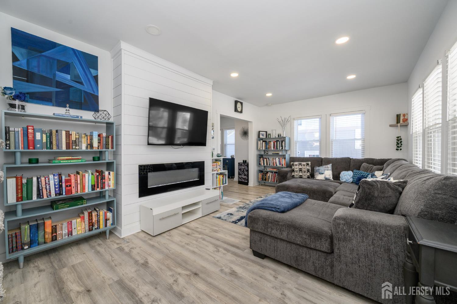 317 Billingsport Road Paulsboro, NJ 08066 - Photo 5 of 32