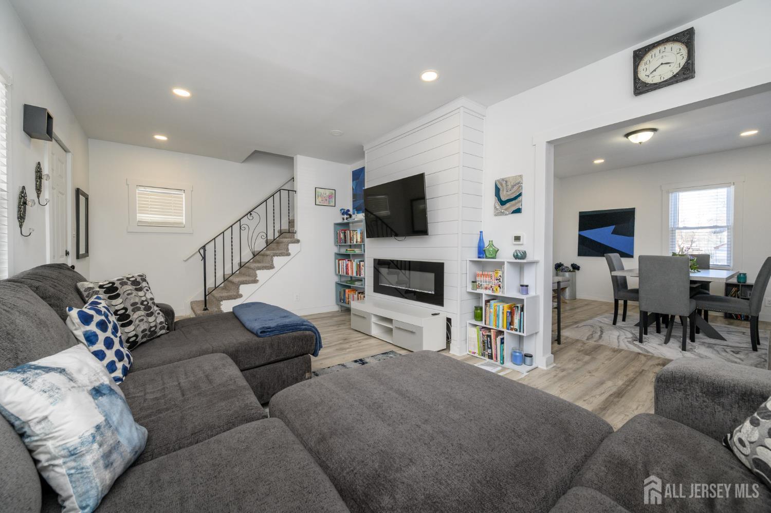 317 Billingsport Road Paulsboro, NJ 08066 - Photo 7 of 32