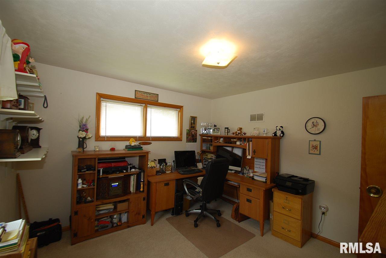 1415 James Road Pekin, IL 61554 - Photo 12 of 27 Gallery Image 12