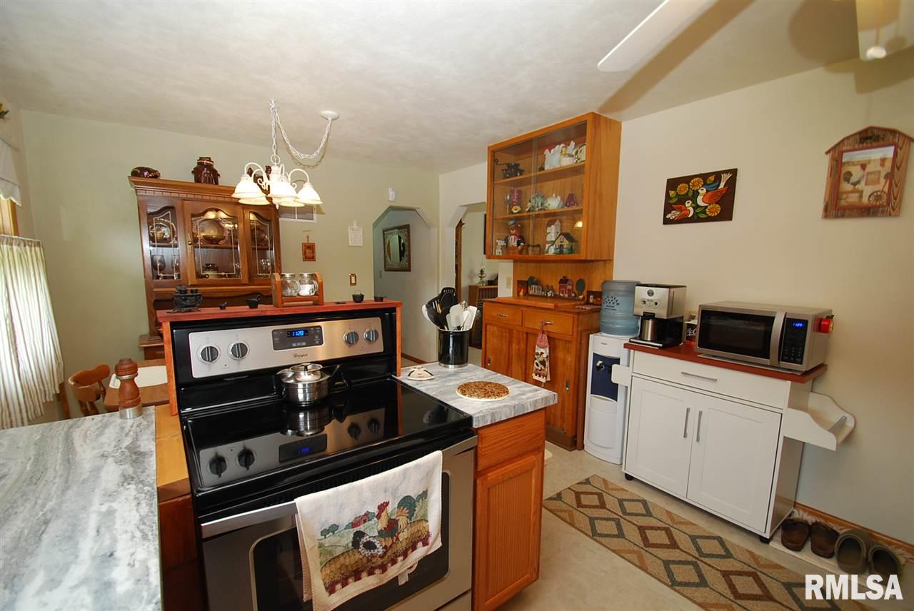 1415 James Road Pekin, IL 61554 - Photo 6 of 27 Gallery Image 6