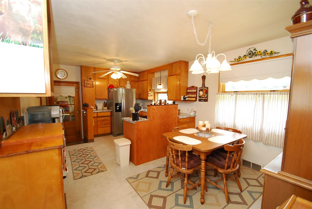 1415 James Road Pekin, IL 61554 - Photo 7 of 27 Gallery Image 7