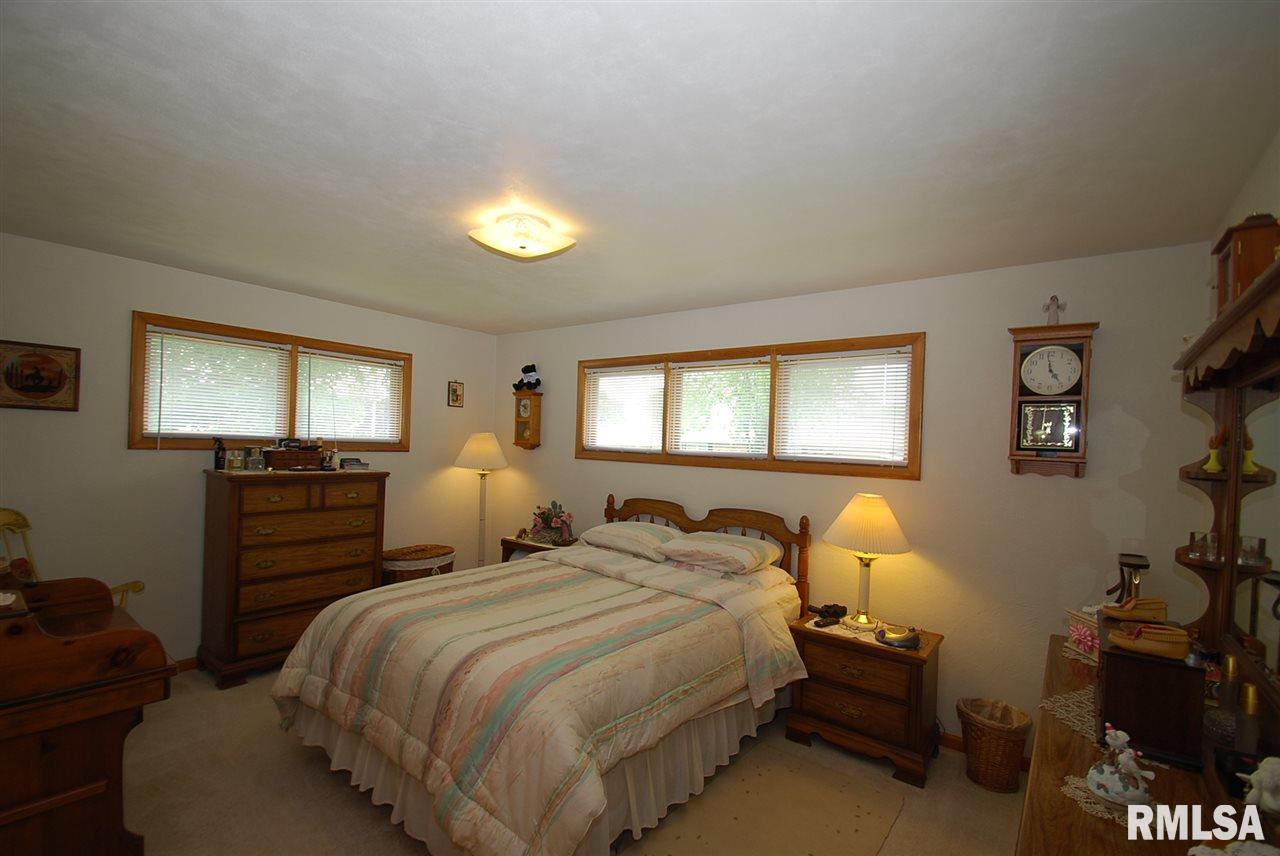 1415 James Road Pekin, IL 61554 - Photo 8 of 27 Gallery Image 8