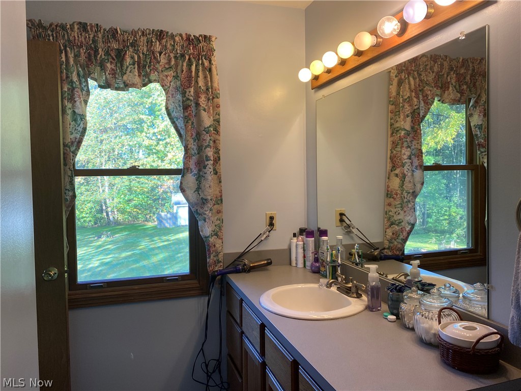 1652 Van Lynn Road Akron, OH 44306 - Photo 13 of 26 Gallery Image 13