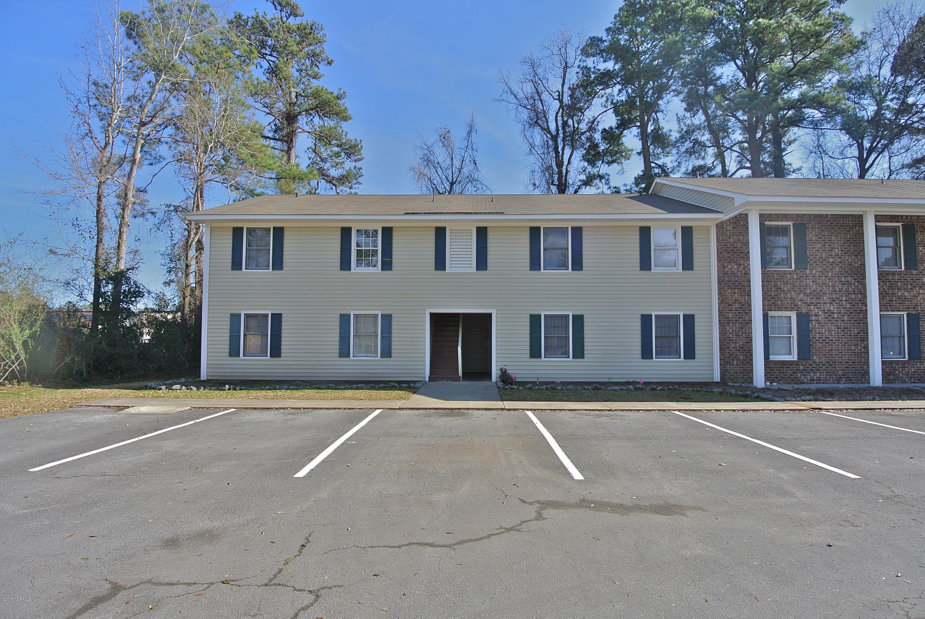 1106 Karen Drive, Unit G New Bern, NC 28562 - Photo 1 of 13 DSC_7091