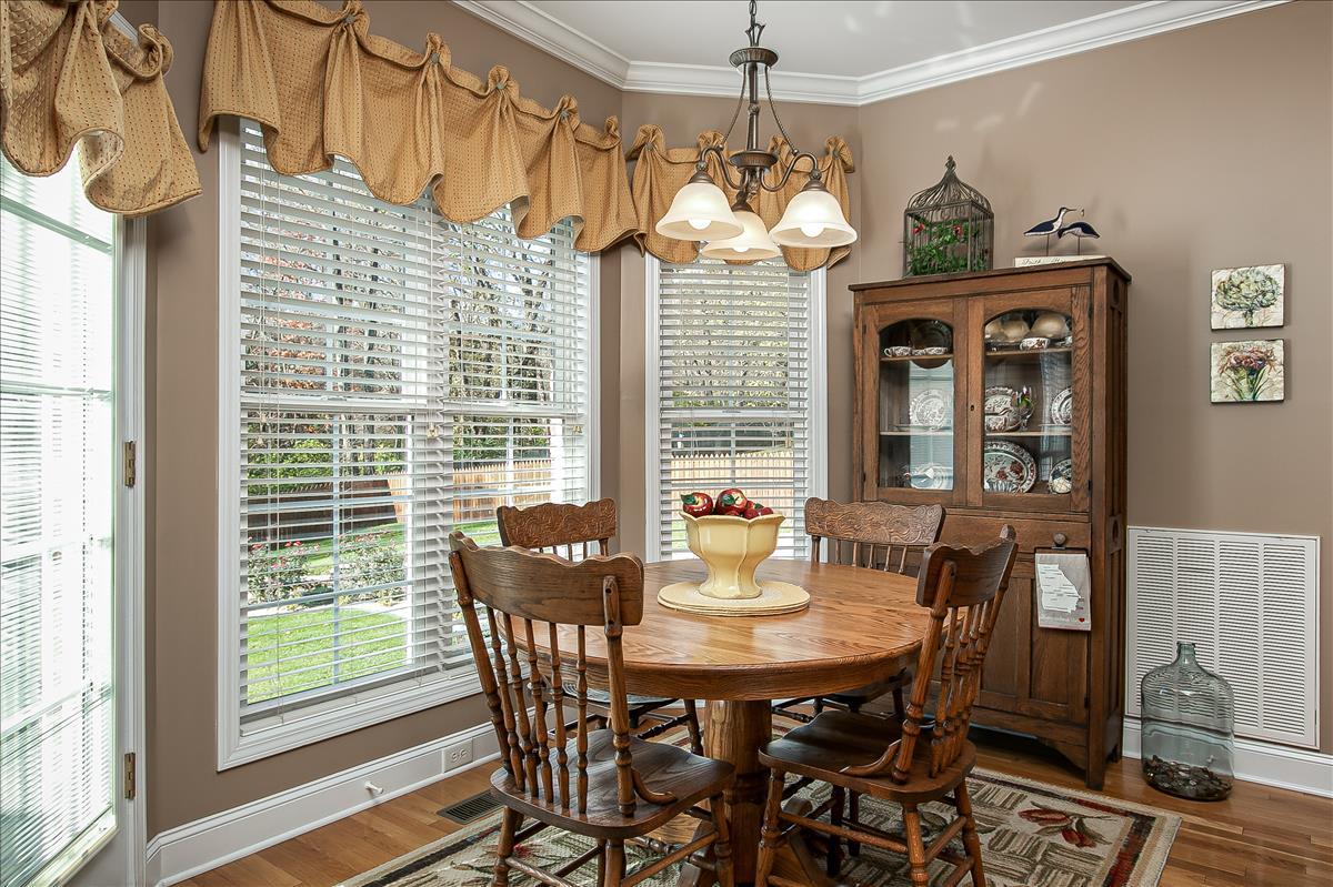 3401 Redstone Road Johnson City, TN 37604 - Photo 11 of 24 BREAKFAST NOOK
