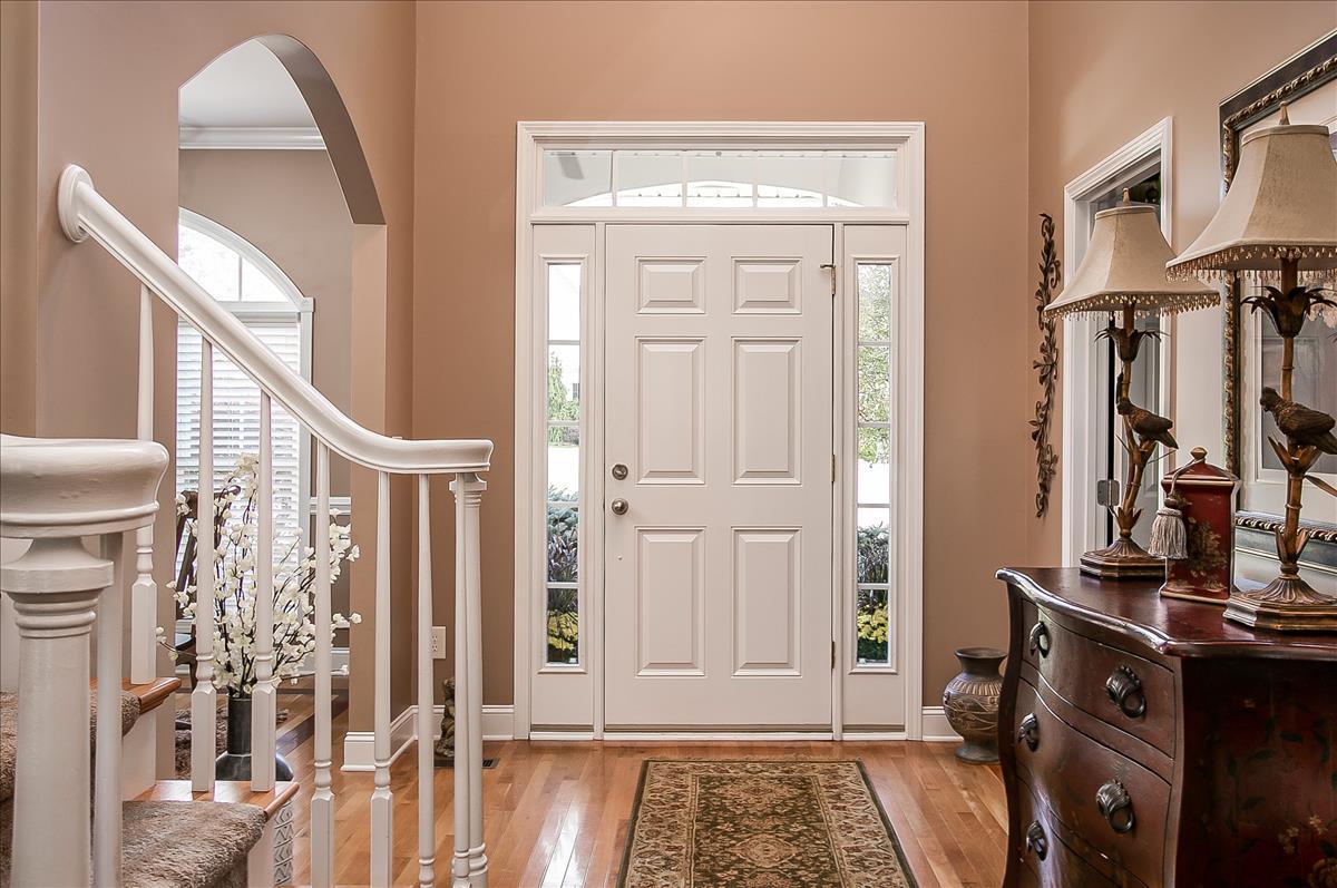 3401 Redstone Road Johnson City, TN 37604 - Photo 3 of 24 2 STORY ENTRANCE