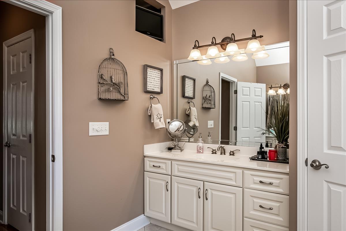 3401 Redstone Road Johnson City, TN 37604 - Photo 5 of 24 1 OF 2 MASTER SINK AREAS