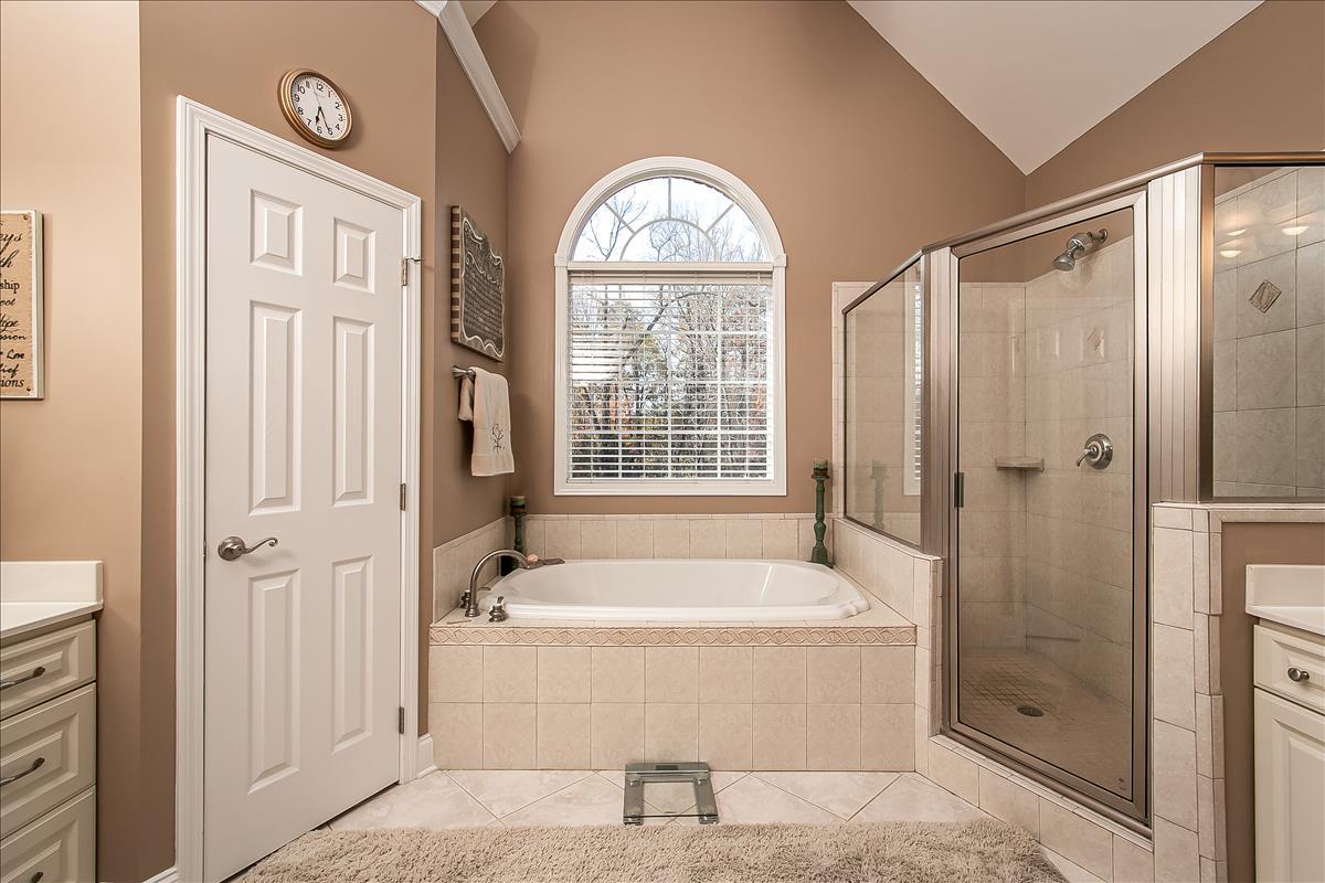 3401 Redstone Road Johnson City, TN 37604 - Photo 6 of 24 MASTER BATH