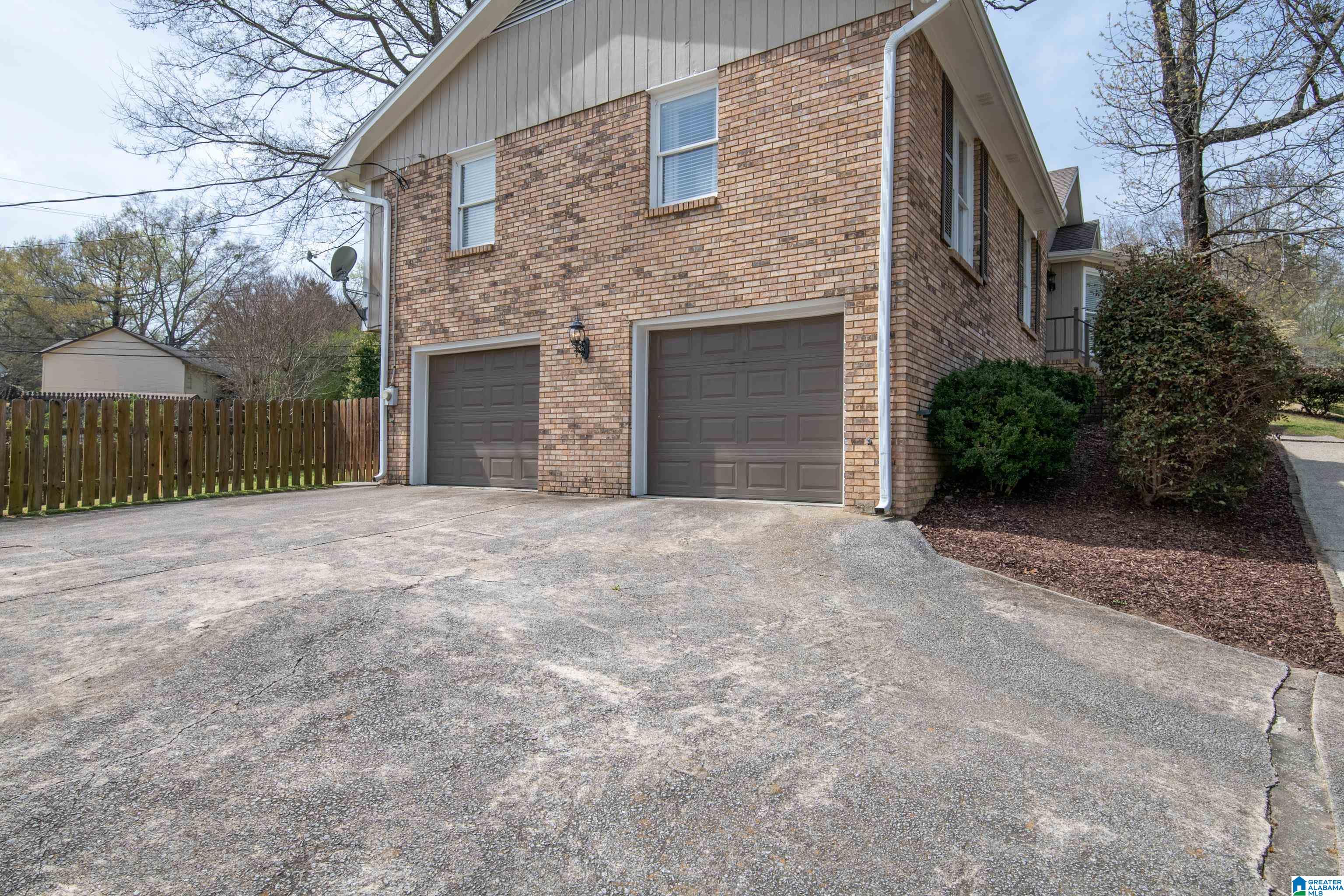 3586 Mill Springs Road Birmingham, AL 35223 - Photo 2 of 46