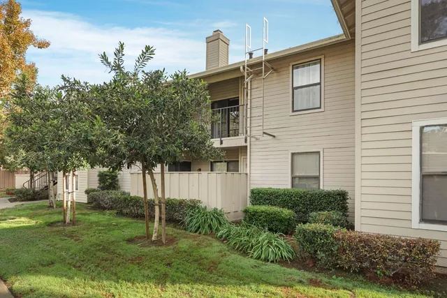 $270,000 | 2401 Eilers Lane, Unit 304, Lodi, CA 95242