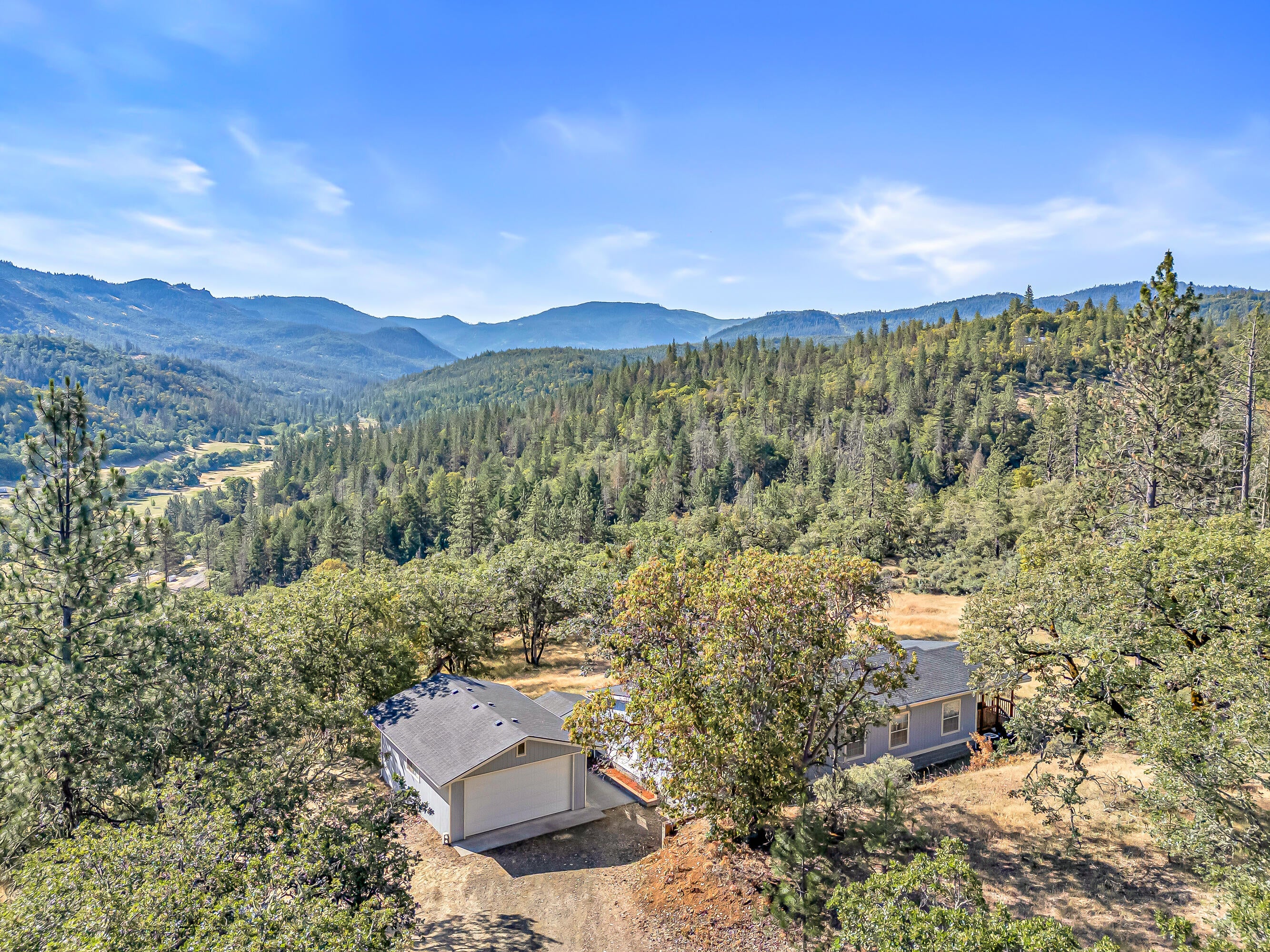 7670 East Antelope Road Eagle Point, OR 97524 - Photo 41 of 48 DJI_20250617085859_0004_D