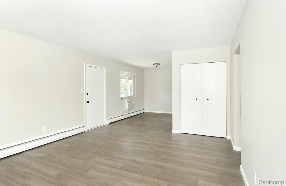 3330 Greenfield Road, Unit 22 Royal Oak, MI 48073 - Photo 4 of 13