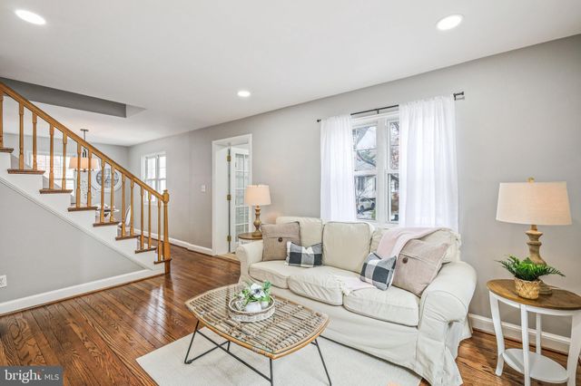 $975,000 | 20 West Myrtle Street, Alexandria, VA 22301