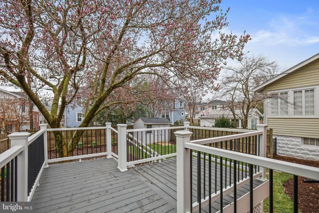 $975,000 | 20 West Myrtle Street, Alexandria, VA 22301