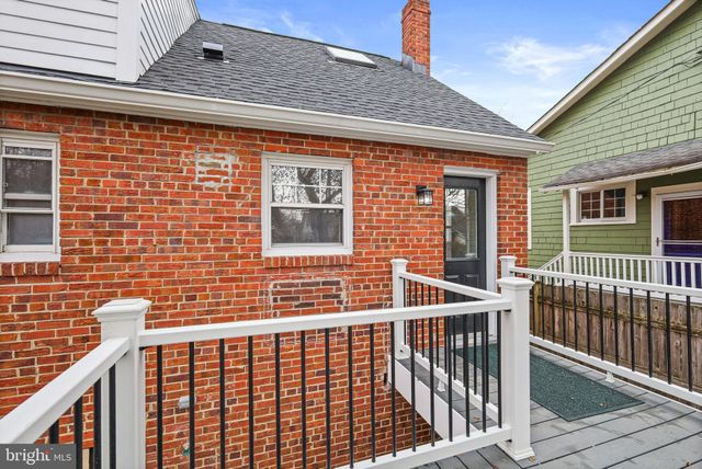 $975,000 | 20 West Myrtle Street, Alexandria, VA 22301