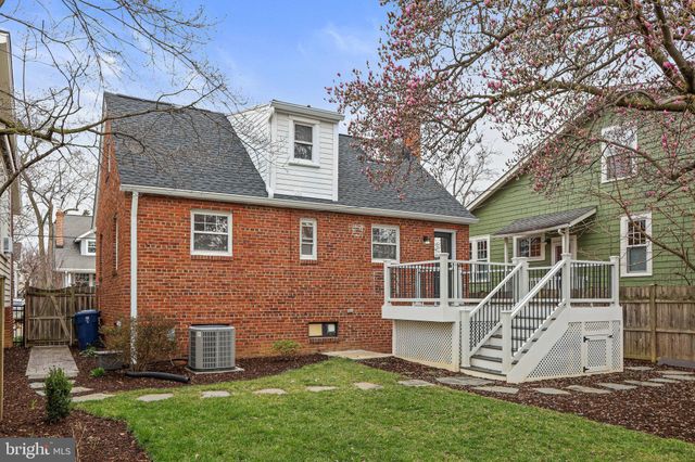 $975,000 | 20 West Myrtle Street, Alexandria, VA 22301