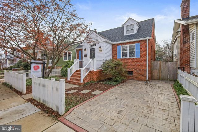 $975,000 | 20 West Myrtle Street, Alexandria, VA 22301