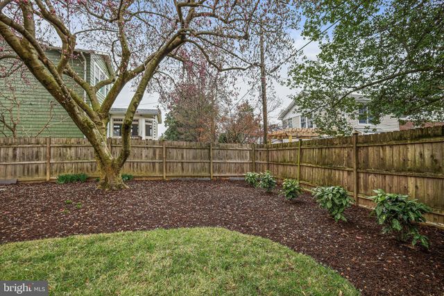 $975,000 | 20 West Myrtle Street, Alexandria, VA 22301