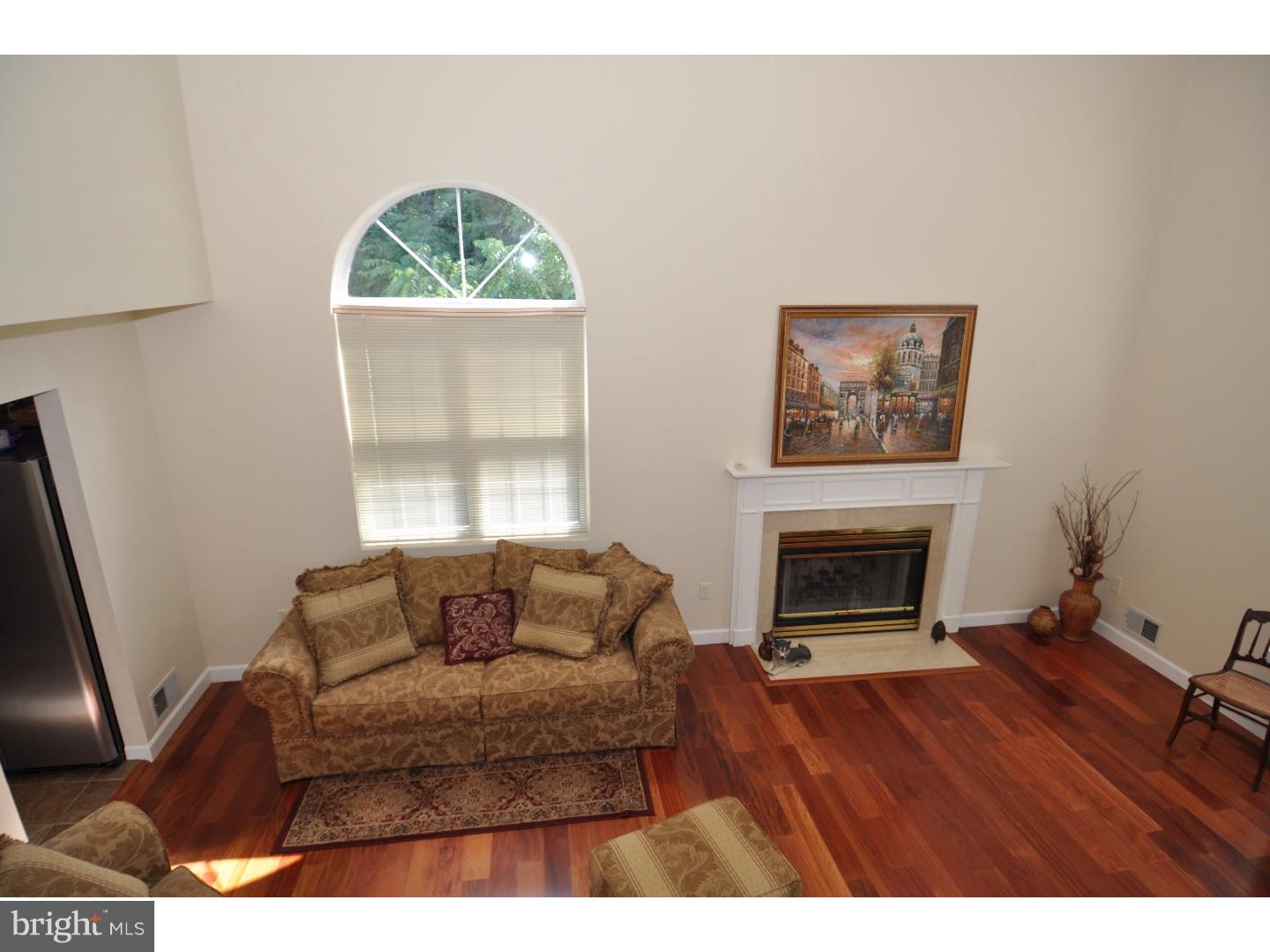 5 Parc Ridge Drive Mount Holly, NJ 08060 - Photo 8 of 25 Living Room
