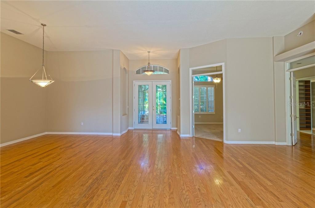 3502 Old Course Lane Valrico, FL 33596 - Photo 3 of 25 Gallery Image 3