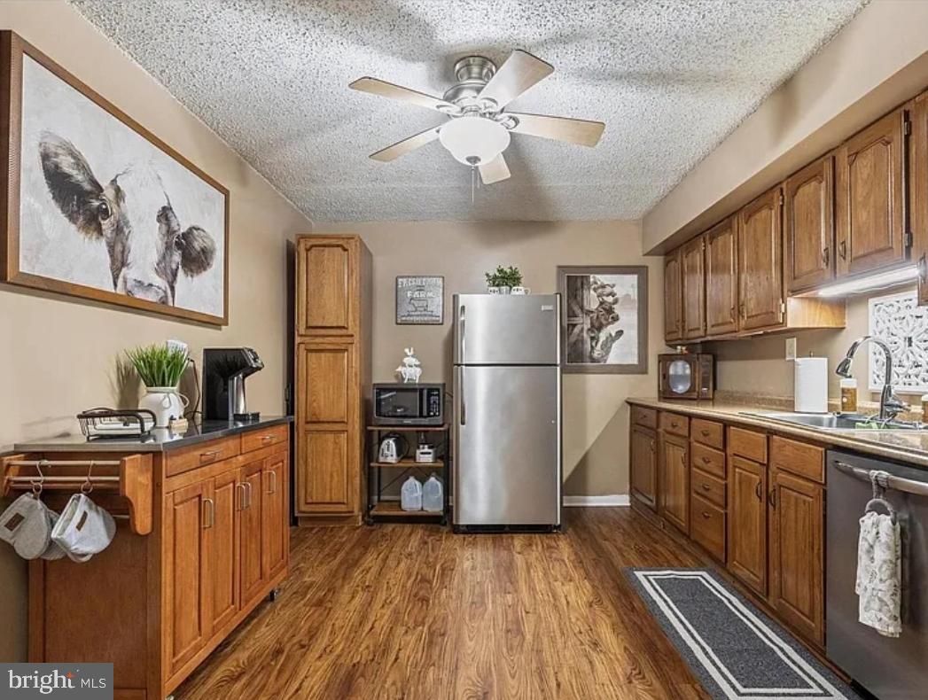 400 Glendale Road, Unit B13 Havertown, PA 19083 - Photo 13 of 25
