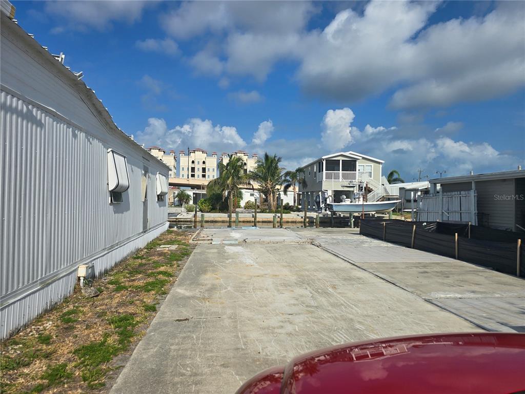 172 Morning Star Road Venice, FL 34285 - Photo 2 of 6 a view of a large building