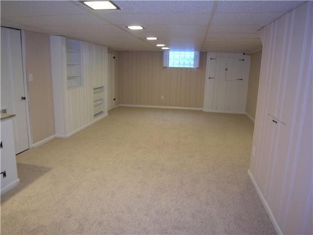2470 Lane Road Columbus, OH 43220 - Photo 16 of 18