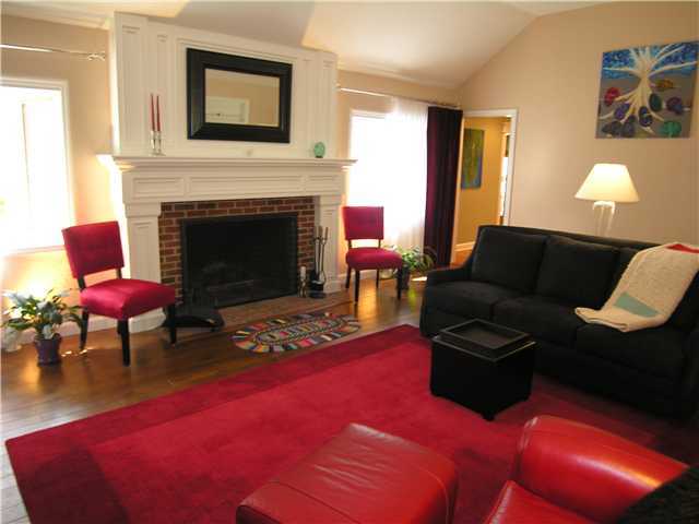 2470 Lane Road Columbus, OH 43220 - Photo 3 of 18
