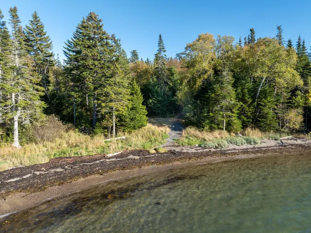 $1,200,000 | 613 Yoho Head Road, Machiasport, ME 04655