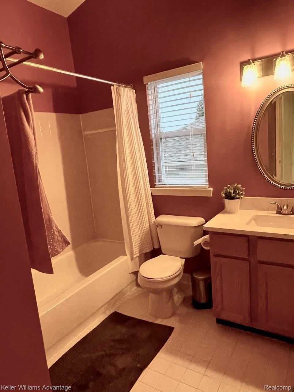 3229 Silverbrook Drive Rochester, MI 48306 - Photo 27 of 33 Full bathroom