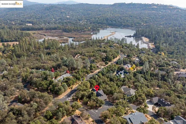 a view of a lush green field