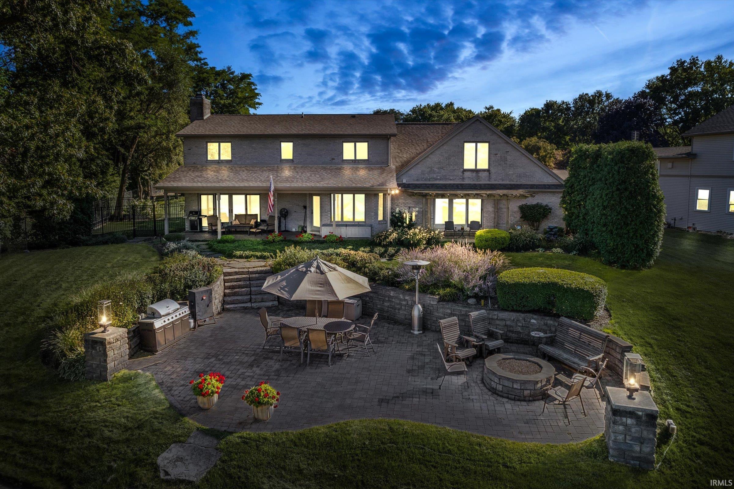 4320 Cottage Avenue Mishawaka, IN 46544 - Photo 2 of 36