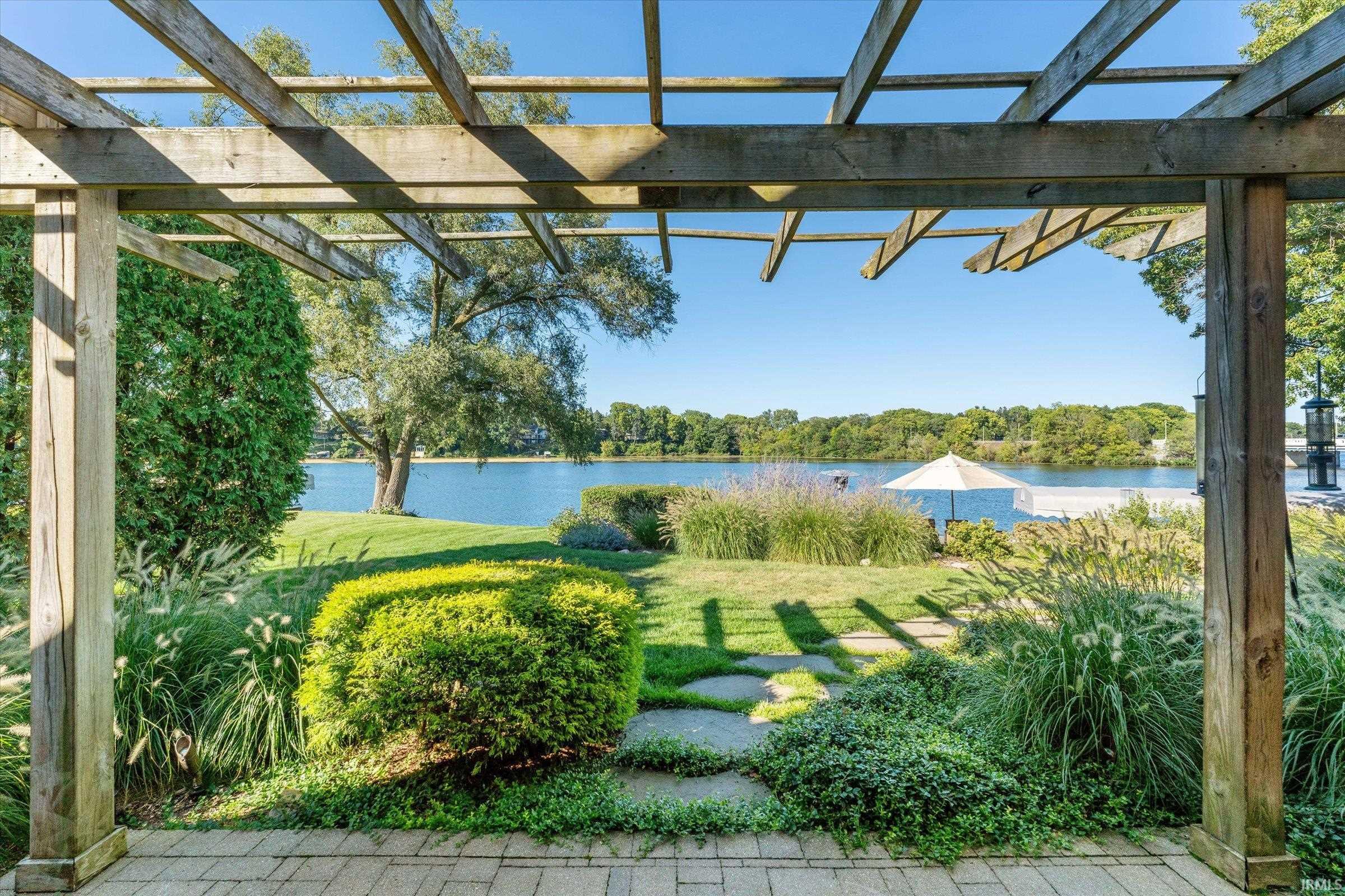 4320 Cottage Avenue Mishawaka, IN 46544 - Photo 9 of 36