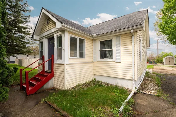$200,000 | 8659 North Canton Center Road, Canton, MI 48187