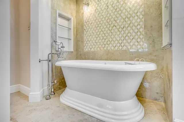 $1,499,000 | 5550 Northeast 26th Avenue, Fort Lauderdale, FL 33308