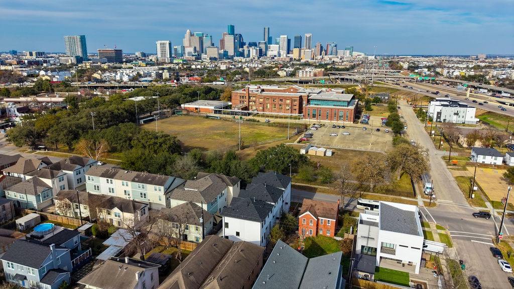 1908 Wheeler Avenue Houston, TX 77004 - Photo 6 of 43 a view of a city