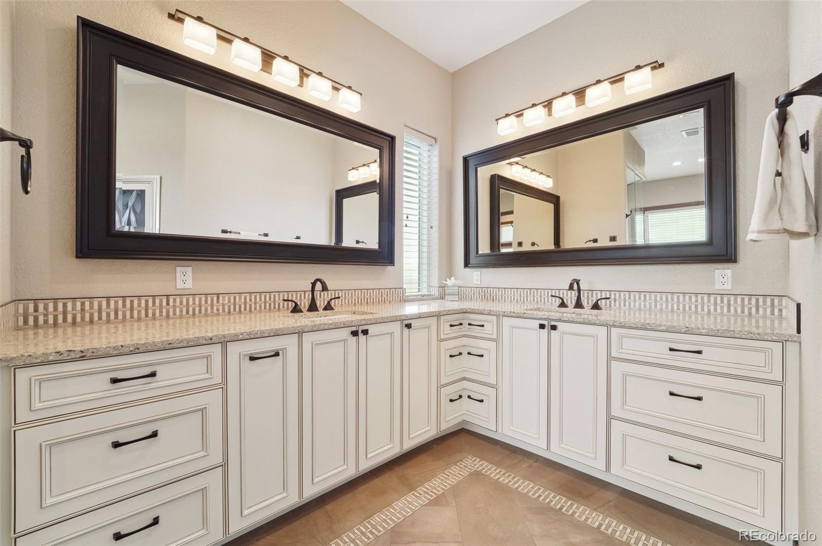8231 Quail Run Road Watkins, CO 80137 - Photo 9 of 38 Gallery Image 9