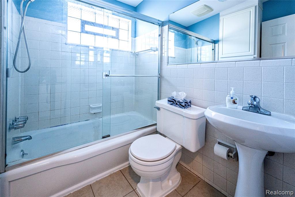 2344 West 14 Mile Road, Unit 7 Royal Oak, MI 48073 - Photo 6 of 21
