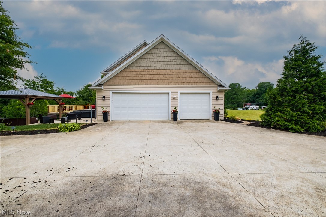 41 West Nimisila Road New Franklin, OH 44319 - Photo 41 of 50 3 car attached