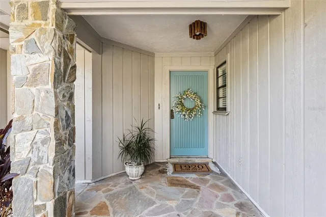 a view of an entryway