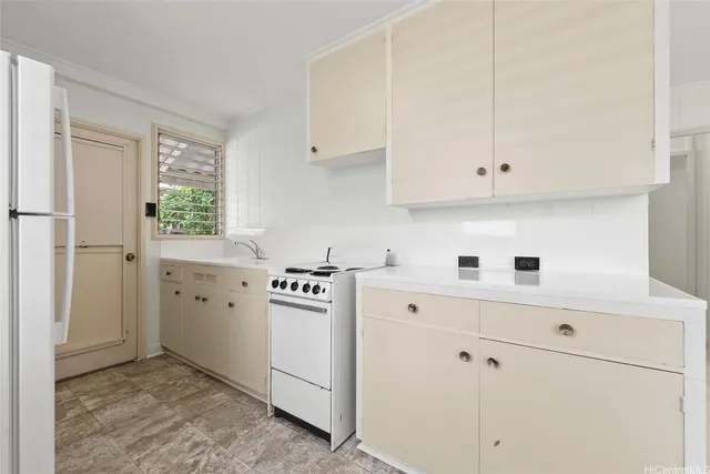 $1,990,000 | 735 Lukepane Avenue, Honolulu, HI 96816