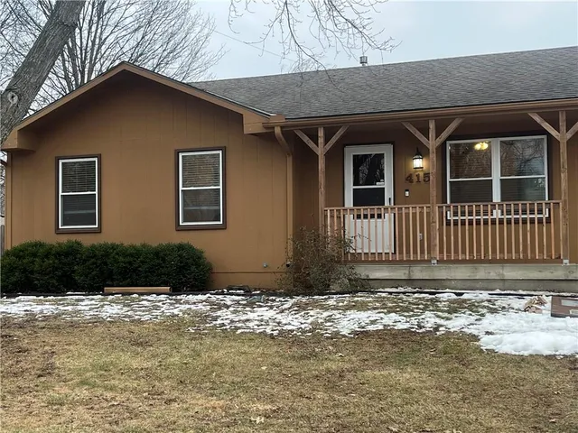 $292,000 | 415 West Smith Street, Spring Hill, KS 66083