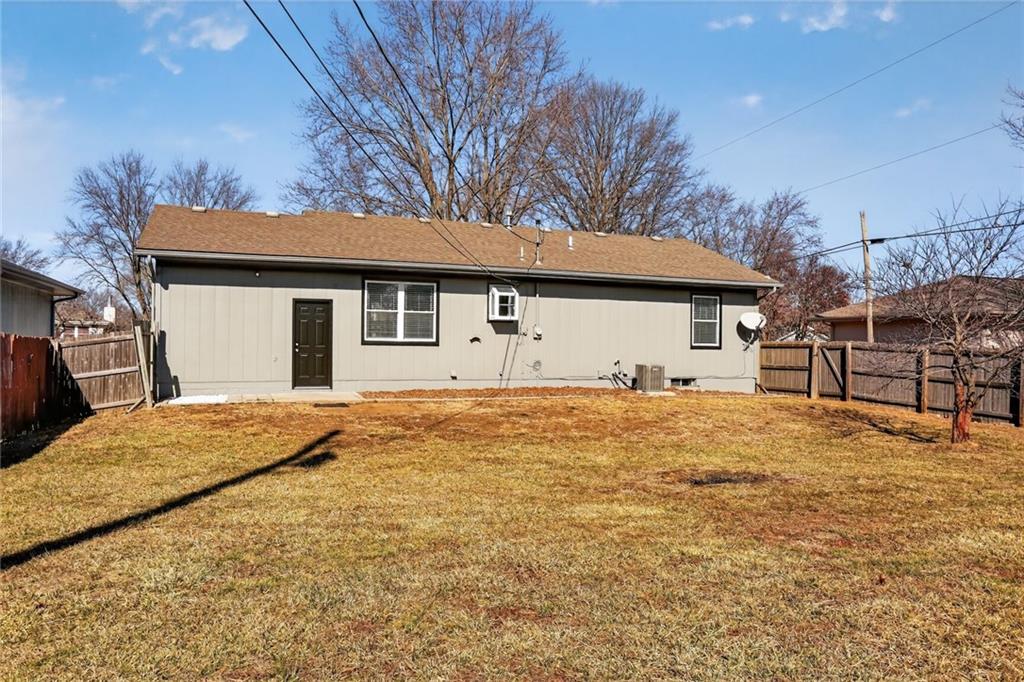 415 West Smith Street Spring Hill, KS 66083 - Photo 3 of 19