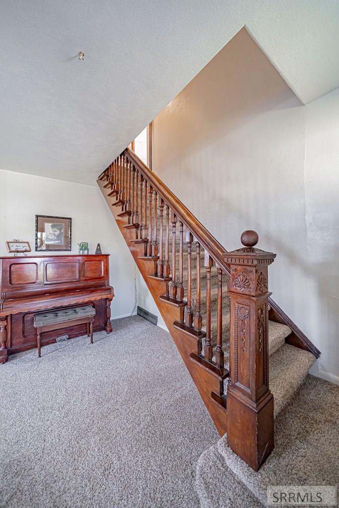 626 Riverton Road Blackfoot, ID 83221 - Photo 4 of 45