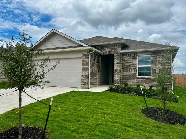 $1,800 | 316 Abbey Lane, Lockhart, TX 78644