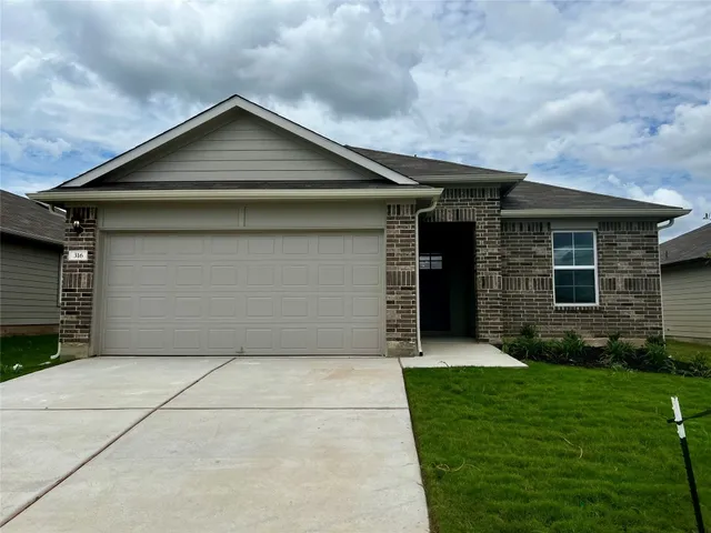 $1,800 | 316 Abbey Lane, Lockhart, TX 78644