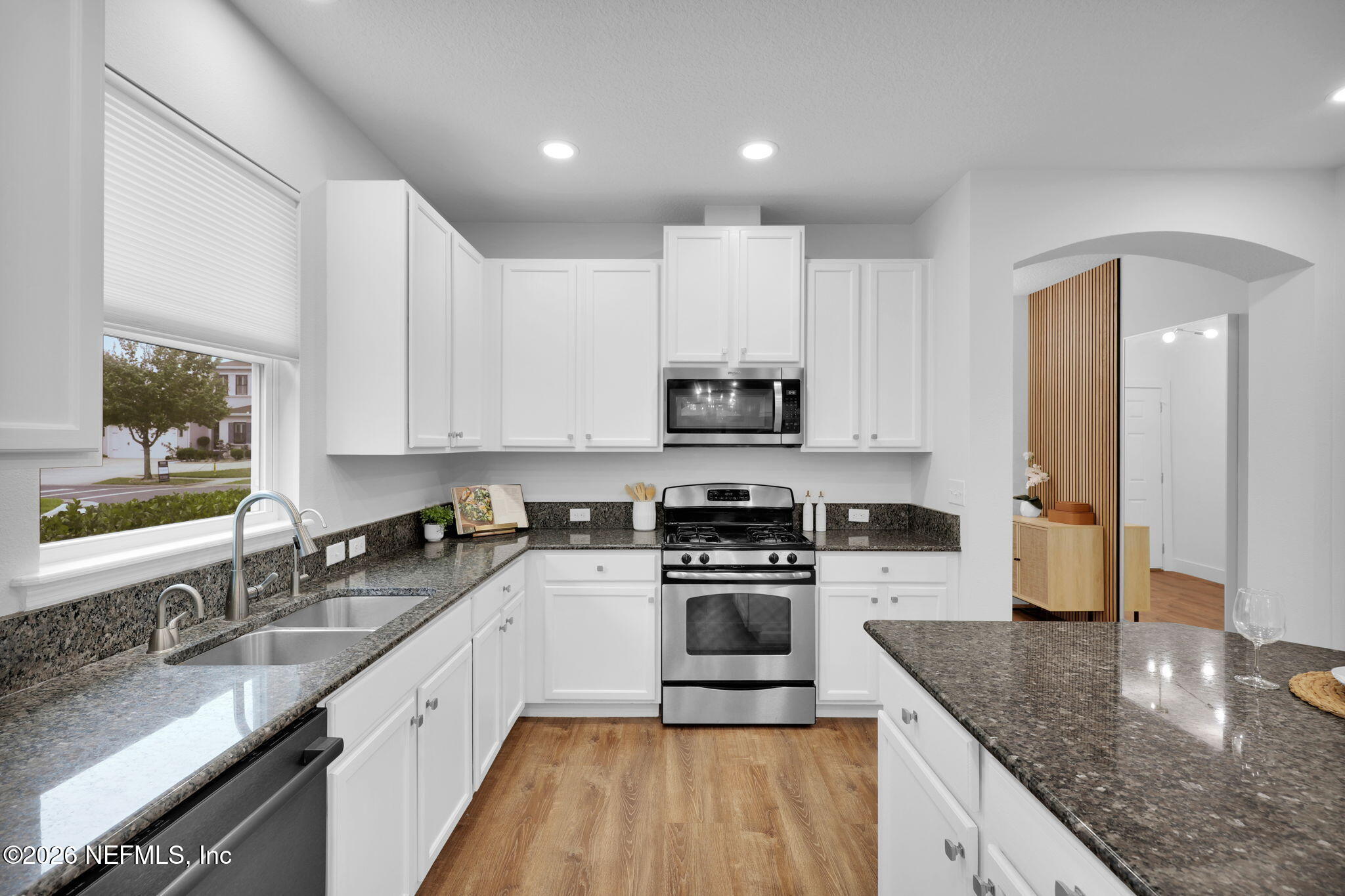 180 Taylor Ridge Avenue Ponte Vedra, FL 32081 - Photo 12 of 88 Granite countertops & gas stovetop