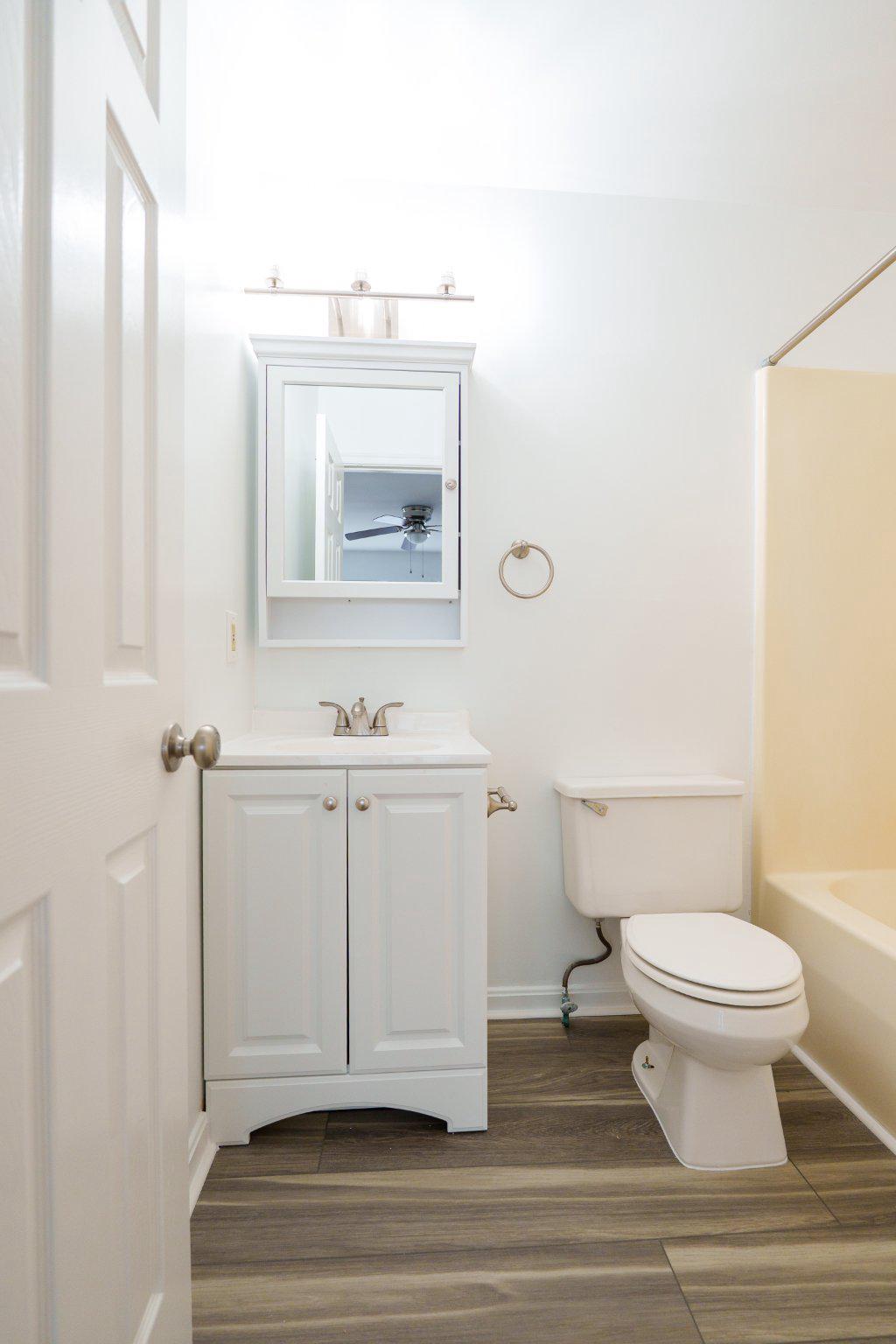 829 Shore Drive Edgewater, MD 21037 - Photo 13 of 29 Bathroom #2